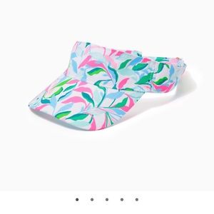 COPY - NWT Lilly Pulitzer Its A Match Visor Resort White Holding Court